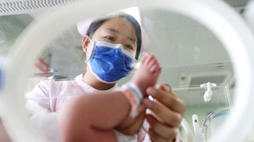 Có một nơi vừa đánh thuế bao cao su để đối phó đà giảm dân số