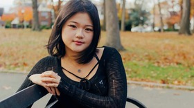 Danh tính cô bé chơi chứng khoán từ năm 13 tuổi