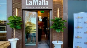 Phải đổi tên nhà hàng vì bị liên tưởng tới mafia