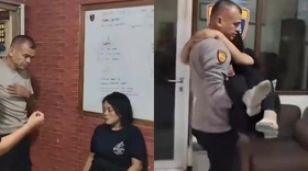 Chồng bất lực khi vợ nghén đòi 'cảnh sát bế kiểu công chúa'