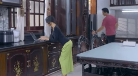 Sự thật đằng sau 'dáng đứng Bóng ma hạnh phúc' đang trend