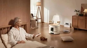 Toilet AI tự tìm đến tận giường, giá hơn 300 triệu đồng