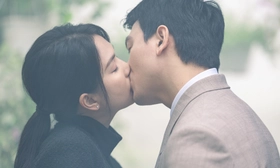 Lê Xuân Tiền, Ngọc Trinh đóng cảnh hôn dưới mưa hơn 1 tiếng đồng hồ