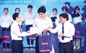 'Chiếc cầu' Tuổi Trẻ