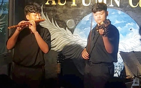 Teen rủ nhau chơi đàn bầu, đàn tranh, sáo...