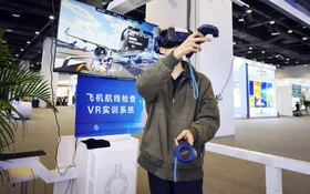 Nhiều công nghệ dạy nghề mới tại Trung Quốc: Phun sơn ảo, bảo trì máy bay ảo, kính trợ lý