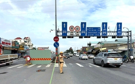 Thi công cầu vượt ngã tư Đình, CSGT TP.HCM hướng dẫn người dân đi theo lộ trình mới