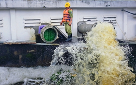 Vận hành 4 trạm bơm công suất lớn tại khu vực kênh An Hạ ứng phó triều cường