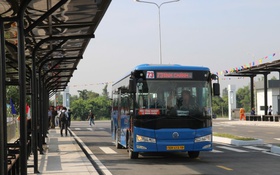 Bến xe buýt Lê Minh Xuân chính thức hoạt động, tăng kết nối giao thông phía tây TP.HCM