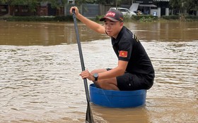 ‘Cha đẻ’ của thùng cứu trợ: Ba mẹ đặt tôi trong thùng nhựa đi tránh lũ
