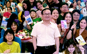 Tác giả Nguyễn Nhật Ánh hạnh phúc vì sau 30 năm Kính vạn hoa vẫn còn người đọc