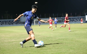 Tuyển nữ Thái Lan thắng Indonesia 8-0 tại SEA Games 33