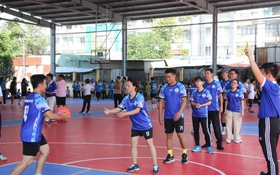 Thầy cô cụm chuyên môn 8 rộn ràng tham gia hội thao truyền thống