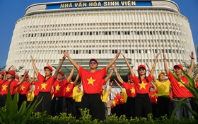 5.000 sinh viên thành phố hòa ca Đất nước trọn niềm vui