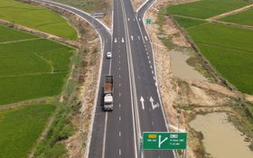 Vạch sơn 'thách đố' cao tốc Vĩnh Hảo - Phan Thiết: Chủ đầu tư không có quyền chỉnh, vậy ai sửa?