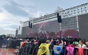 Khán giả thích thú check-in trước thềm concert Em xinh say hi