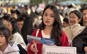 Học sinh Đắk Lắk 'thả tim' ban tư vấn, nhờ giúp chọn ngành phù hợp trước mùa tuyển sinh