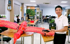 Sinh viên làm rồng phượng bay trong đêm giao thừa ở Đồng Nai