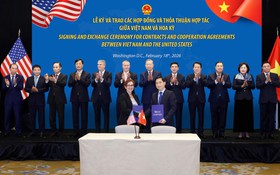 Việt Nam mua 'siêu máy' trị ung thư của Mỹ