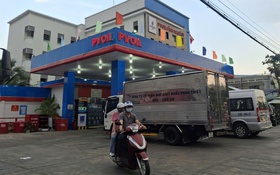 Giá xăng dầu vọt lên, nhà xe nói 'không kham nổi', rục rịch tăng cước phí