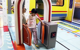 Dạy trẻ đi metro từ... bảo tàng