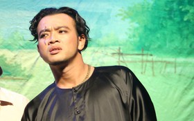 Hoàng Phi đóng kịch cách mạng