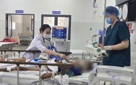 Ê kíp bác sĩ luân phiên từ đất liền cùng bác sĩ tại Côn Đảo cấp cứu thành công ca bệnh nguy kịch