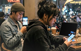 Thế giới hạnh phúc hơn trừ người trẻ?
