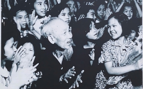 Chiếc túi mang cơm đi công tác của Bác Hồ và lời dặn 'phải trân trọng từng hạt gạo của dân'