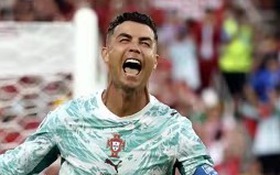 Cựu tuyển thủ Nguyễn Tuấn Phong: 'HLV Roberto Martinez rất dũng cảm'