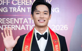Nam vương Tiến Dũng mang áo dài ngũ thân thi Manhunt International 2026