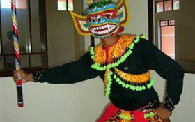 Rôbăm... xuất ngoại