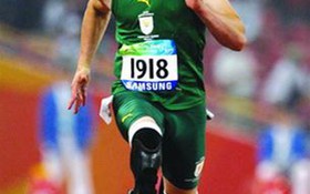 "Tôi không phải người tàn phế, tôi chỉ không có đôi chân mà thôi"