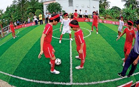 ​Khi cầu thủ không nhìn thấy bóng