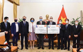 Ngày dài ở xóm nghệ sĩ