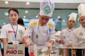 Tương ớt phở Chin-su đồng hành cùng chương trình Ngày của Phở