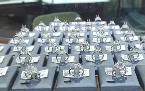 Vụ buôn lậu 28.000 viên kim cương