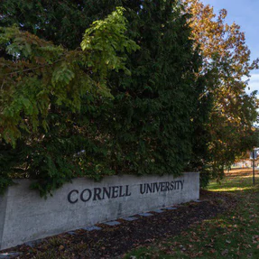 Vụ kiện hiếp dâm tập thể rúng động Đại học Cornell