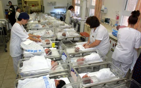 Sinh con sau tuổi 40: Y học tiến bộ nhưng khó vượt giới hạn sinh học