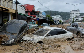 Thiên đường du lịch Phuket tan hoang sau lũ quét