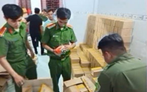 Kiểm tra cơ sở kem trộn '3 không' có ngày chốt 500 đơn hàng