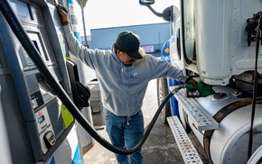 Dầu diesel trở thành vấn đề có tác động kinh tế lớn hơn xăng