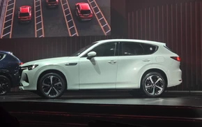 Mazda CX-60 chốt giá 1,699 tỉ ở Việt Nam: Máy hybrid 280 mã lực, AWD, to cỡ Mercedes-Benz GLC