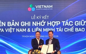 Ngành nhựa ‘tăng tốc’ xanh hóa