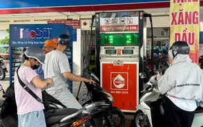 Giá xăng biến động, người trẻ làm gì để tiết kiệm?