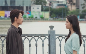 Gửi lại thanh xuân qua những thước phim đầy nuối tiếc của Once we were us