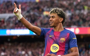 Barca đẩy Real Madrid đến gần cảnh tay trắng