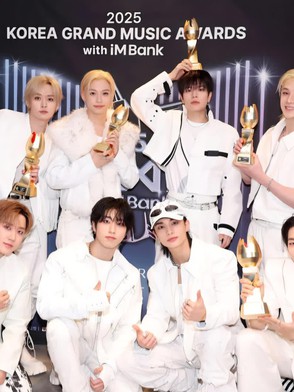 Stray Kids đoạt 3 giải Daesang tại Korea Grand Music Awards 2025