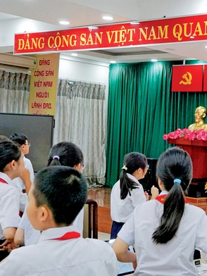 Cô giáo mang AI vào bài giảng môn Lịch sử và địa lý, học trò review 'vui ơi là vui!'