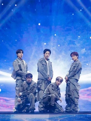 EXO trở lại MMA 2025, Suho bật khóc sau màn trình diễn bùng nổ